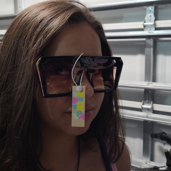 anti-glare lenses can block 100% of both UVA and U - Picture 10 of 11